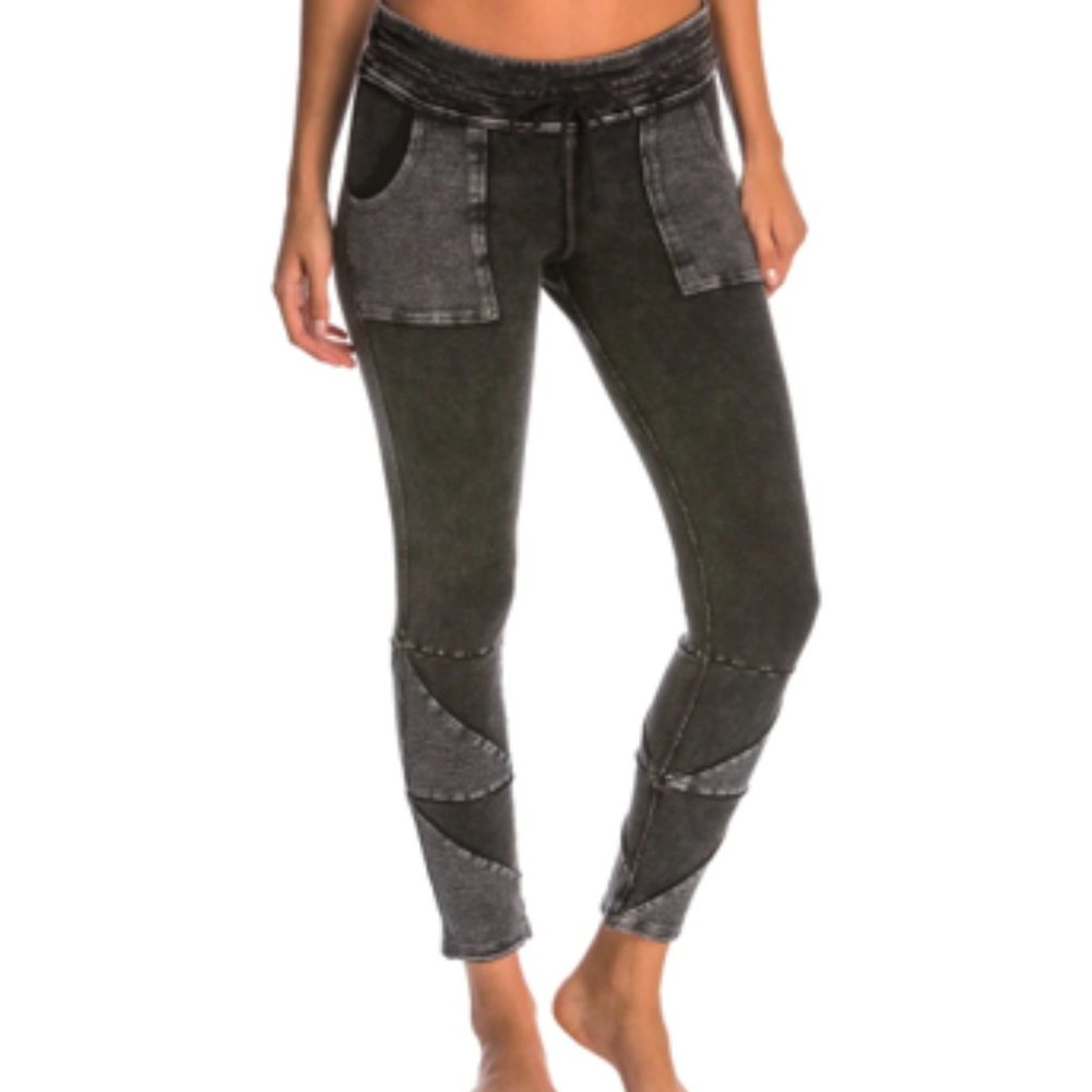 Free People FP Movement Kyoto Two-Toned Black Med-Rise Ankle Leggings Sz XS VGC